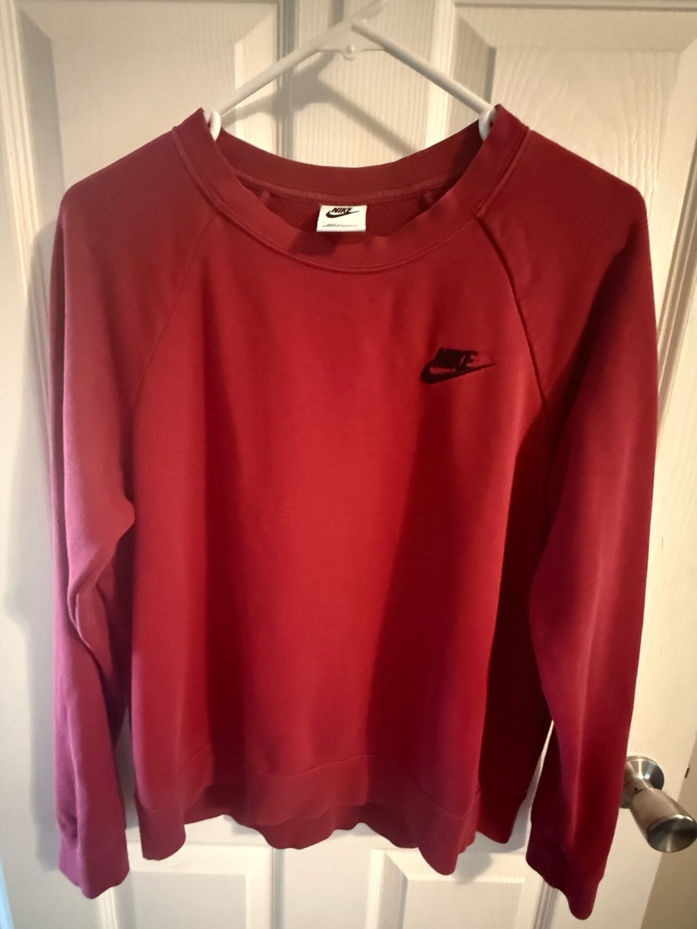 Nike Sportswear Essential Fleece Crewneck Sweatshirt Red Burgundy L